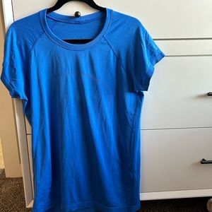 Blue lululemon swiftly tech short sleeve shirt